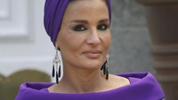 Sheikha Moza sering datang ke stadion untuk menyaksikan pertandingan Piala Dunia 2022, meski bukan Qatar yang bermain. Foto: Getty Images