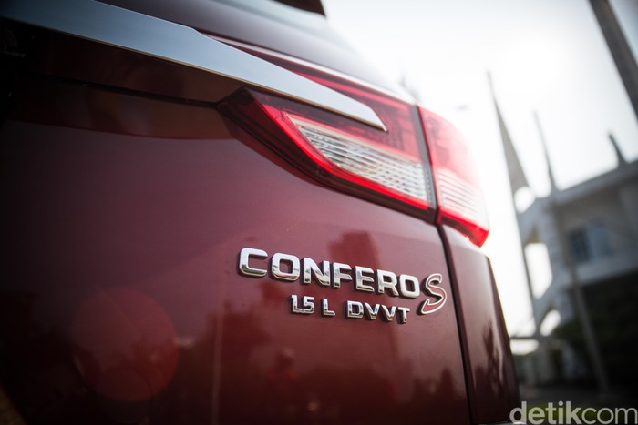 Wuling Confero S