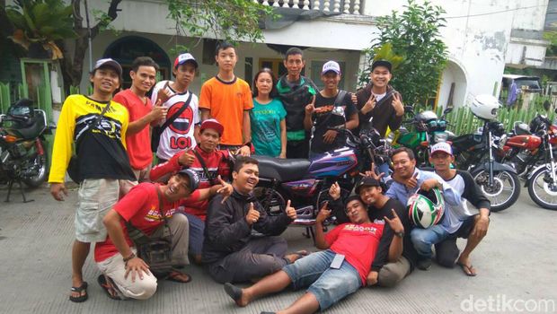 Komunitas pecinta RX King dan Pak Hermanto