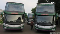 Bus menggunakan sasis Mercedes-Benz OC 500 RF 2542 dengan tigaaxle, dan karoseri dariAdiputero. Bus ini nantinya akan digunakan untuk dua rute. Rute pertama yaitu rute Jakarta-Surabaya- Malang, sedangkan rute ke dua Jakarta-Madura.