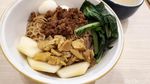 Sedapnya Bihun Laksa Betawi dan Nasi Ayam Cabe Ijo di Umaramu