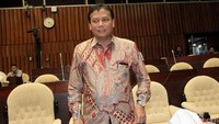Ketua Bawaslu Abhan saat tiba di ruang rapat Komisi II.