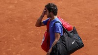Ekspresi kekecewaan Karen Khachanov usai dikalahkan Andy Murray. Reuters/Pascal Rossignol.