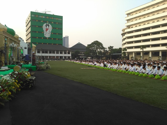 Saat Prajurit TNI AD Buka Bersama AA Gym