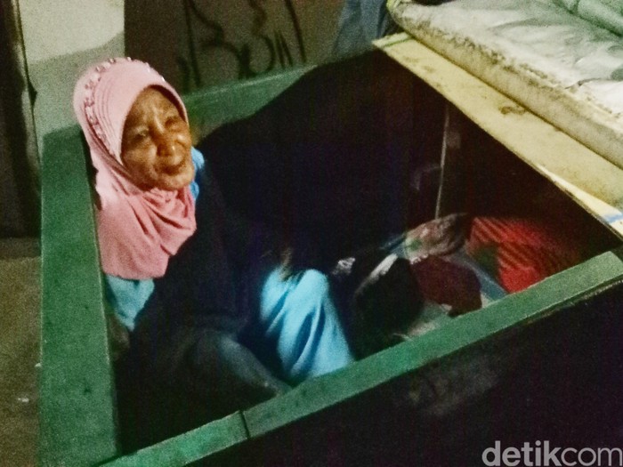 Pahit Getir Nenek Eti Sebelum Huni Gerobak di Bandung