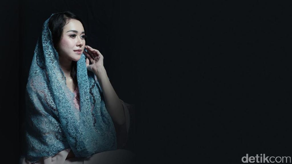 Dari SPG hingga Miss Indonesia Kiprah Aura Kasih di Dunia Model