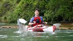 Aksi PM Kanada Mengayuh Kayak di Sungai Niagara