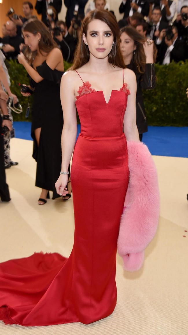 Emma Roberts attends the Rei Kawakubo/Comme des Garcons: Art Of The In-Between Costume Institute Gala at Metropolitan Museum of Art on May 1, 2017 in New York City.  (Photo by Dimitrios Kambouris/Getty Images)