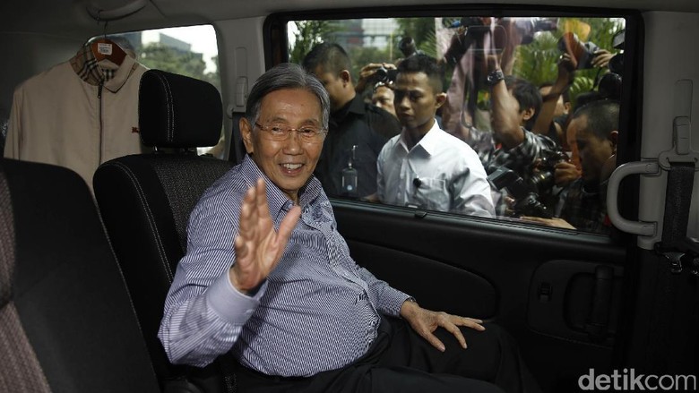 Kisah Kedekatan Kwik Kian Gie dengan Ayah Prabowo Kisah Kedekatan Kwik Kian Gie dengan Ayah Prabowo