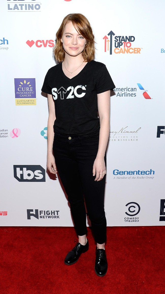 Emma Stone attends Hollywood Unites for the 5th Biennial Stand Up To Cancer (SU2C), A Program of The Entertainment Industry Foundation (EIF) at Walt Disney Concert Hall on September 9, 2016 in Los Angeles, California.  (Photo by Kevork Djansezian/Getty Images)