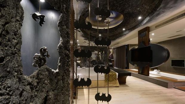 Jadi Batman Semalam di Hotel Taiwan, Mau?