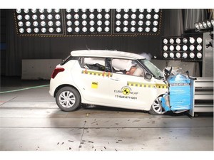 Tes Tabrak Suzuki Swift Dapat 3 Bintang