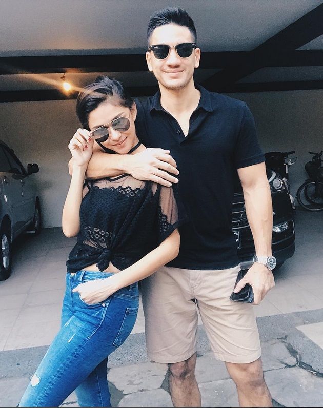 Kemesraan Nana Mirdad dan Andrew White dari instagram.