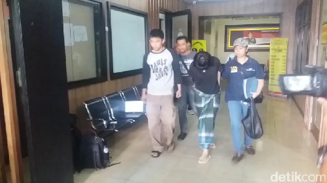 Cerita Keluarga Soal Kejiwaan Vionina Nyaris Bugil dan Rekam Medis