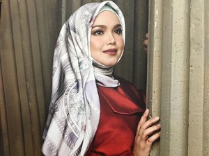 Foto: Gaya Hijab Siti Nurhaliza, Tetap Cantik Walau Sudah Punya Cucu