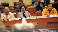 Rapat kerja antara Sri Mulyani, Bambang Brodjonegoro, Agus Martowardojo, dan Banggar DPR membahas Penyampaian Kerangka Ekonomi Makro dan Pokok-pokok Kebijakan Fiskal dalam RAPBN TA 2018 dan RKP Tahun 2018.