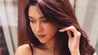 Nana Mirdad pun tampak semakin cantik. (Dok. Instagram/nanamirdad_)