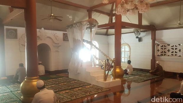 Itikaf di Masjid Kuno Kasunyatan Banten