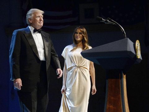 Foto: Gaya Melania Trump dengan Gaun Bergaya Kaftan Rp 34 Jutaan