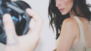 Ia juga berprofesi sebagai model. Foto: Instagram