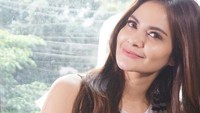 Cut Tari tetap terlihat cantik dan awet muda. Setuju? Dok. instagram/cuttaryofficial
