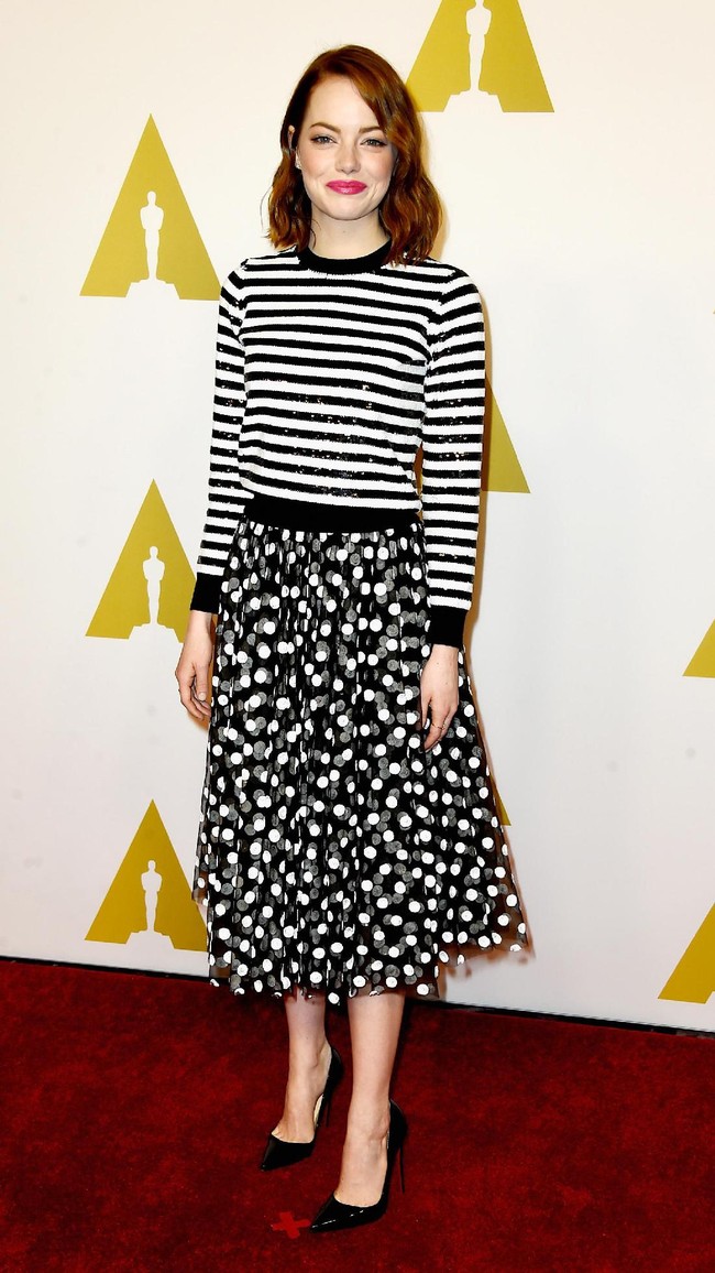 Emma Stone attends the 87th Annual Academy Awards Nominee Luncheon at The Beverly Hilton Hotel on February 2, 2015 in Beverly Hills, California.  (Photo by Frazer Harrison/Getty Images)