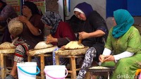 Proses pengolahan minyak argan. Irfan Padli/TRANS7.
