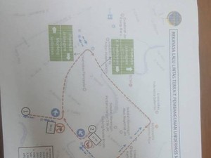 Polisi Rekayasa Lalin di Proyek Underpass Matraman-Salemba