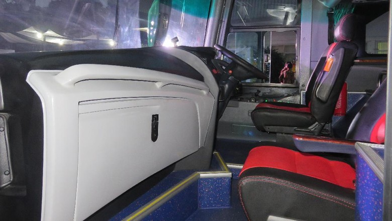Bus tingkat Mercy (Foto: Khairul Imam Ghozali) Bus tingkat Mercy (Foto: Khairul Imam Ghozali)
