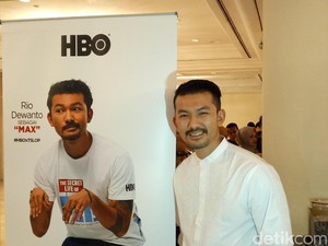 Rio Dewanto dan Atiqah Hasiholan Belum Tahu Jenis Kelamin Anaknya