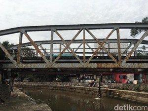 Nasib Jalur KA Belanda di Salemba: Rel Jadi Pembatas Jalan