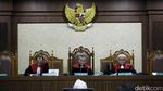 Bacakan Pledoi, Eks Menkes Siti Fadilah Teteskan Air Mata
