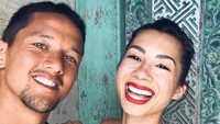 Saat ini Jennifer menetap di Bali karena Irfan membela Bali United. Foto: Instagram @jenniferbachdim