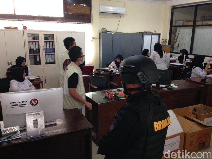 Selain DPRD Jatim, KPK Juga Geledah Dinas Peternakan terkait Suap