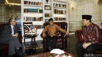 Cak Imin menekankan kerjasama konkrit bukan hanya ekonomi, militer atau ilmu pengetahuan. Tapi, kerjasama politik dan antar partai politik menjadi bagian kerjasama antar kedua negara.