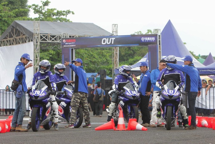 Aman Berkendara dengan All New R15