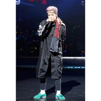 7 Gaya Fashion Eksentrik T.O.P Big Bang Sebelum Tersangkut Kasus Narkoba