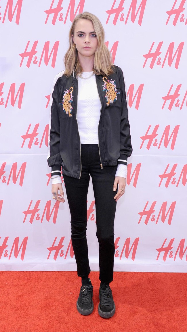 Cara Delevingne attends H&M and Cara Delevingne to celebrate the opening of a new location at Westfield World Trade Center at H&M on November 17, 2016 in New York City.  (Photo by Craig Barritt/Getty Images for H&M)