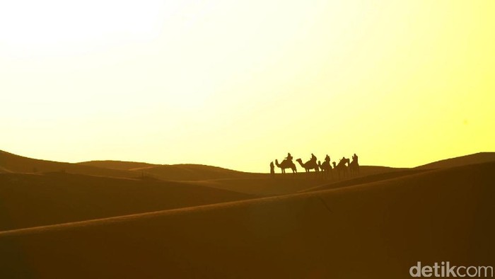 Di Ramadan ini, tim Jazirah Islam menyelusuri gurun pasir desa Merzouga, di tenggara Maroko. Gurun pasir yang menjadi bagian dari sejarah penyebaran Islam oleh Rasulullah SAW.