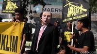 Kesepakatan Iklim Paris adalah kesepakatan dalam kerangka United Nations Framework Convention on Climate Change (UNFCCC) yang mengawal reduksi emisi karbon dioksida efektif berlaku sejak 2020. Persetujuan ini dibuat pada Konferensi Perubahan Iklim Perserikatan Bangsa-Bangsa 2015 di Paris, Prancis.