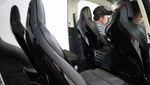 Mobil Listrik Tesla Model X Mengaspal di Jakarta
