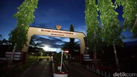 Gerbang untuk masuk wilayah Indonesia.