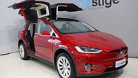 Tesla Model X menjadi SUV tercepat di dunia. Mobil ini juga mengaspal di Indonesia lho Otolovers. Foto: Dina Rayanti