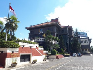 Sejumlah Rumah Anggota DPRD Jatim Turut Diobok-obok KPK, Apa yang Dicari?