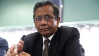 Ketua Dewan Penasehat LBH PBNU Mahfud MD, menilai ada andil Amerika Serikat di balik sikap Arab Saudi dan 7 negara lainnya memutus hubungan diplomatik dengan Qatar. Mahfud mengatakan, sikap keras Arab Saudi muncul secara tiba-tiba usai kunjungan Presiden Amerika Serikat Donald Trump ke Arab Saudi.