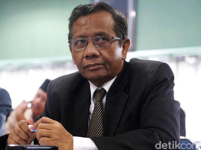Ketua Wantim MUI Din Syamsuddin mengeluarkan pernyataan tertulis tentang sikap Indonesia atas konflik yang terjadi di Timur Tengah.