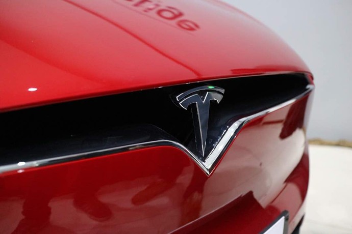  Mobil  Listrik  Tesla  Model X Mengaspal di Jakarta Foto 2