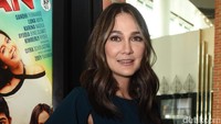Luna Maya mengajak para mantannya untuk menyaksikan film tersebut. Pool/Noel/detikFoto.