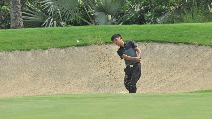 Pegolf Filipina Memimpin di Hari Pertama