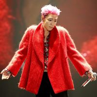 7 Gaya Fashion Eksentrik T.O.P Big Bang Sebelum Tersangkut Kasus Narkoba